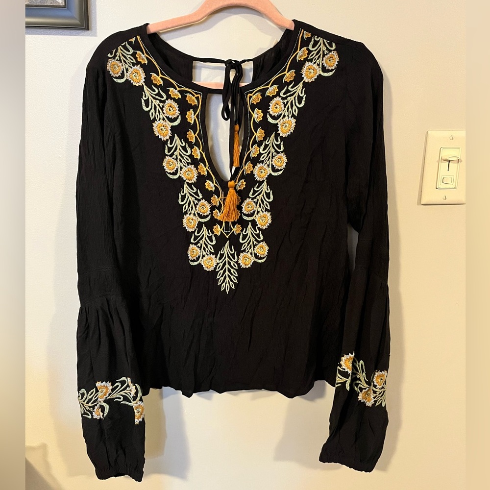 RAGA Jada blouse Nwt size Small